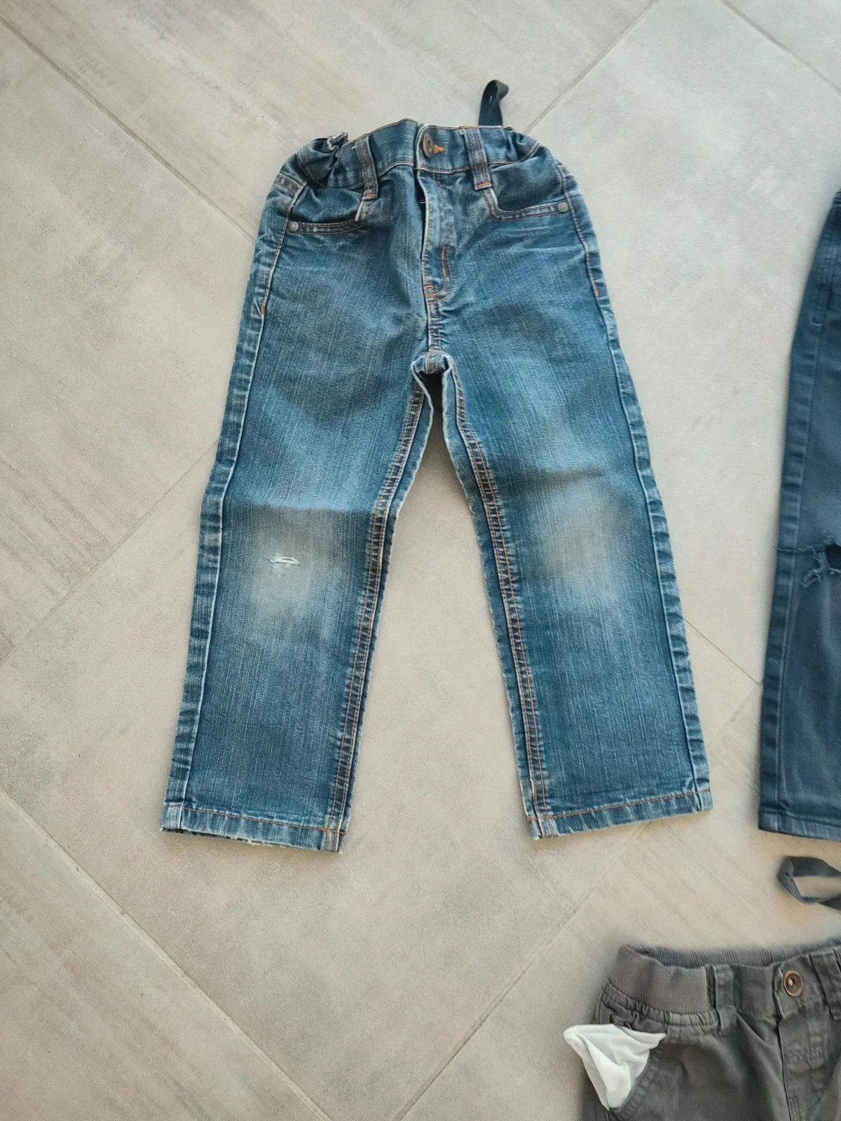 Set of 4-year-old pants in very poor condition – photo 6